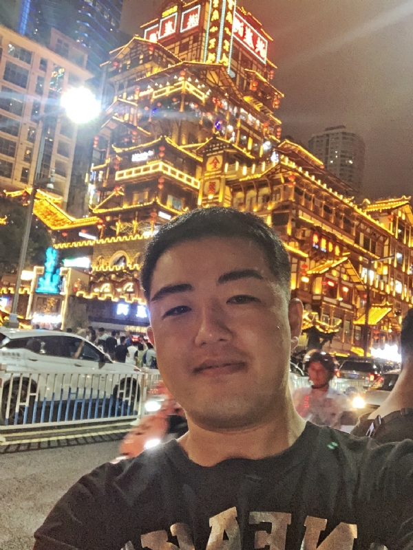 钢铁侠的第一张照片--岳阳相亲服务中心