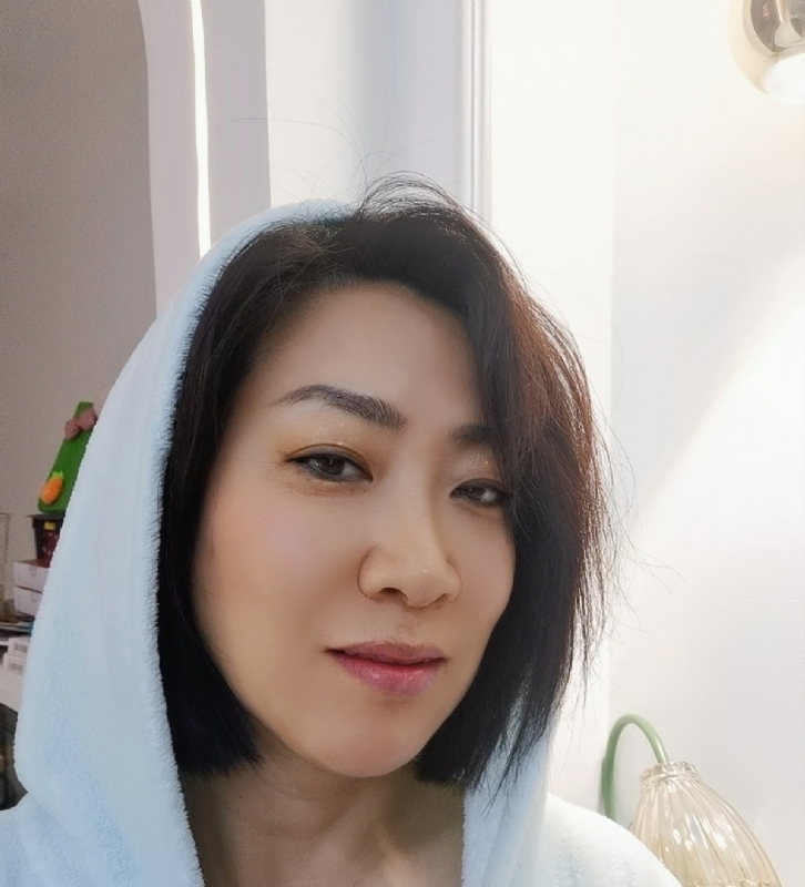 火玫瑰的第一张照片--岳阳相亲服务中心