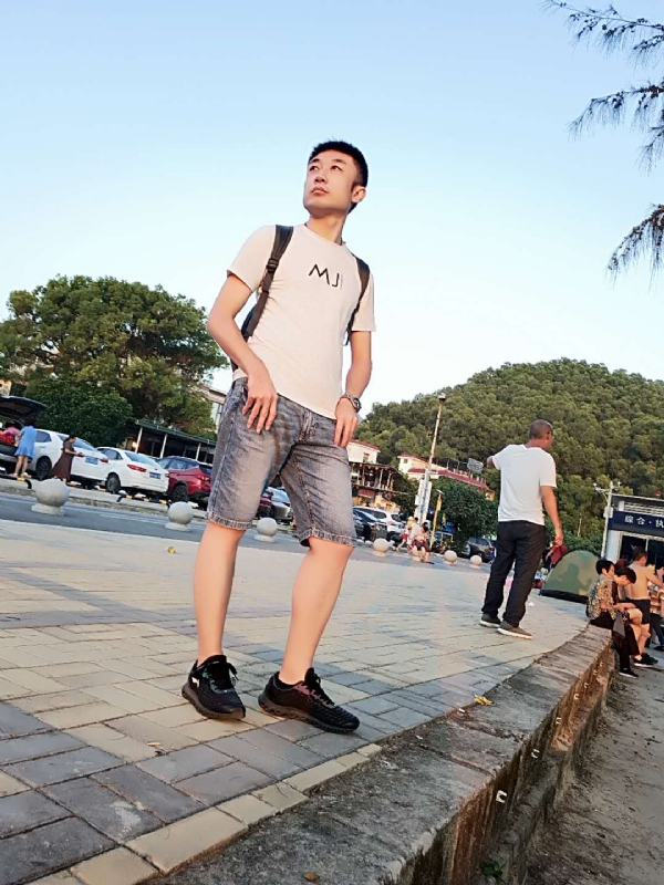 俊皓的第一张照片--岳阳相亲服务中心