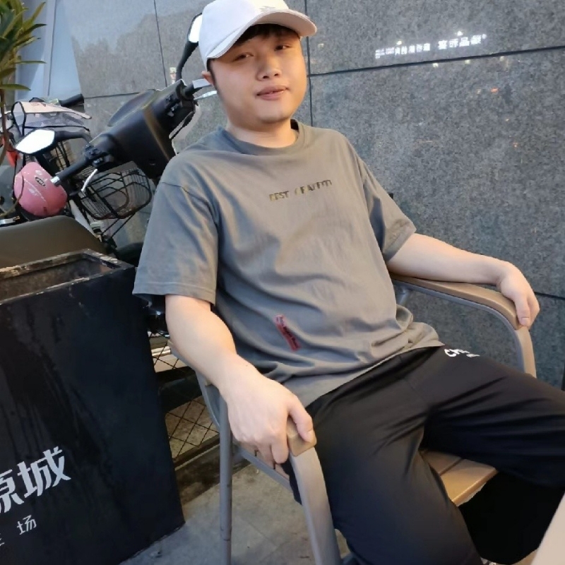风吹半夏的第一张照片--岳阳相亲服务中心