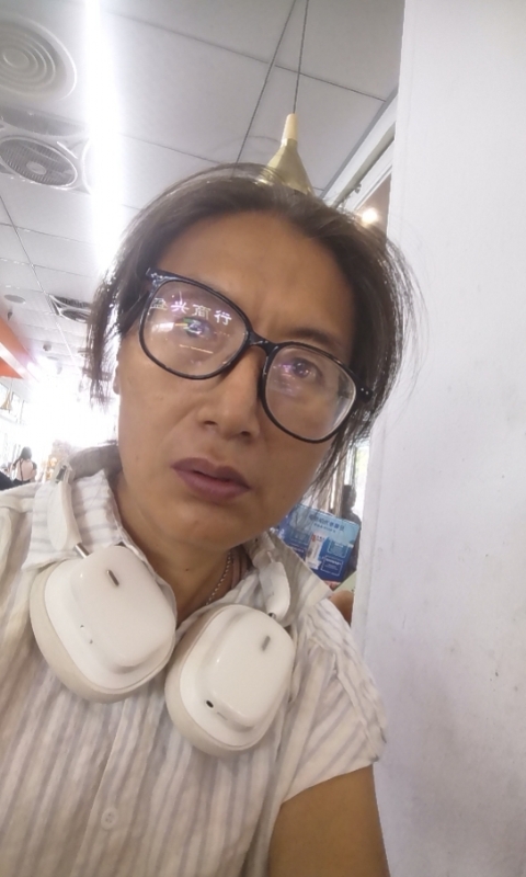 冬天的蔷薇的第三张照片--岳阳相亲服务中心