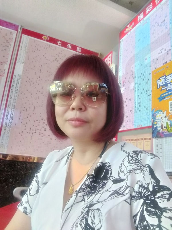 自己努力的第一张照片--岳阳相亲服务中心