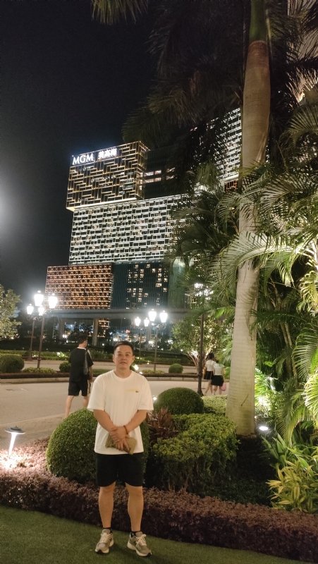 熟悉的身影的第一张照片--岳阳相亲服务中心