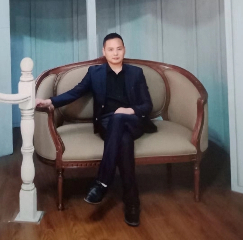 龙行天下的第二张照片--岳阳相亲服务中心