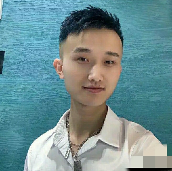小哥哥的第一张照片--岳阳相亲服务中心