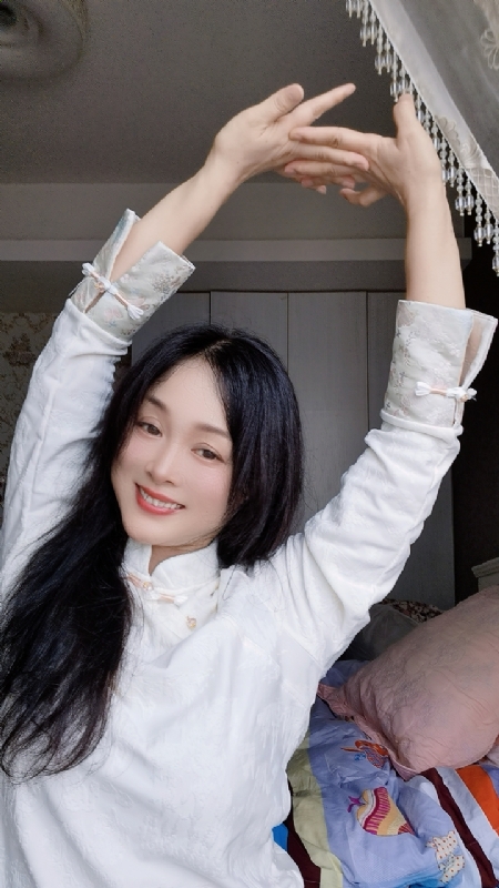 伊伊的第四张照片--岳阳相亲服务中心