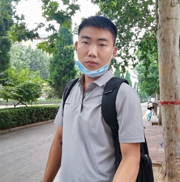 90年男征婚的第一张照片--岳阳相亲服务中心