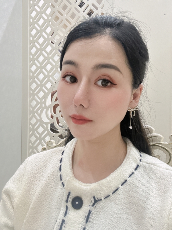 金莉的第一张照片--岳阳相亲服务中心