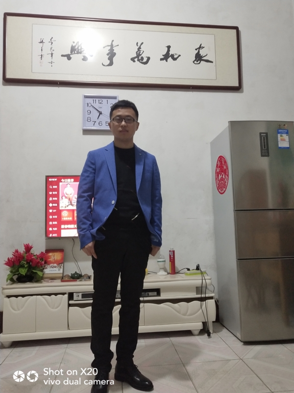 孤独的狼的第一张照片--岳阳相亲服务中心