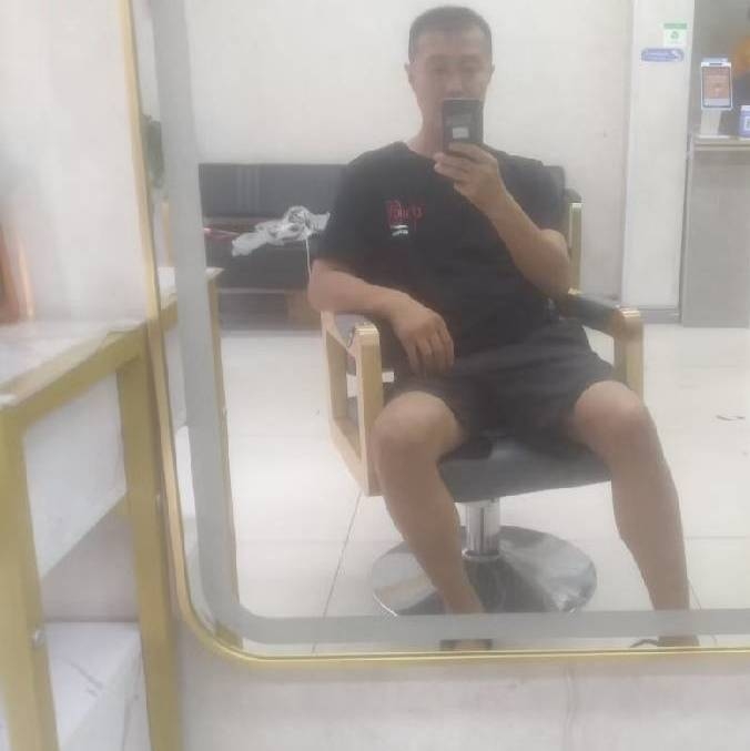闫杰的第一张照片--岳阳相亲服务中心