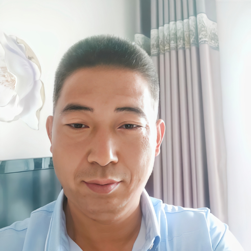 雨中漫步的第一张照片--岳阳相亲服务中心