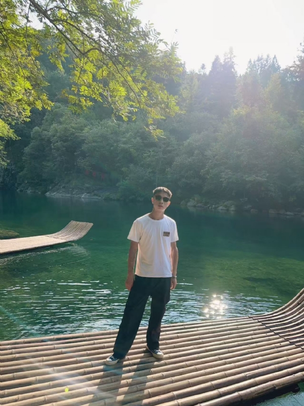 林言的第三张照片--岳阳相亲服务中心