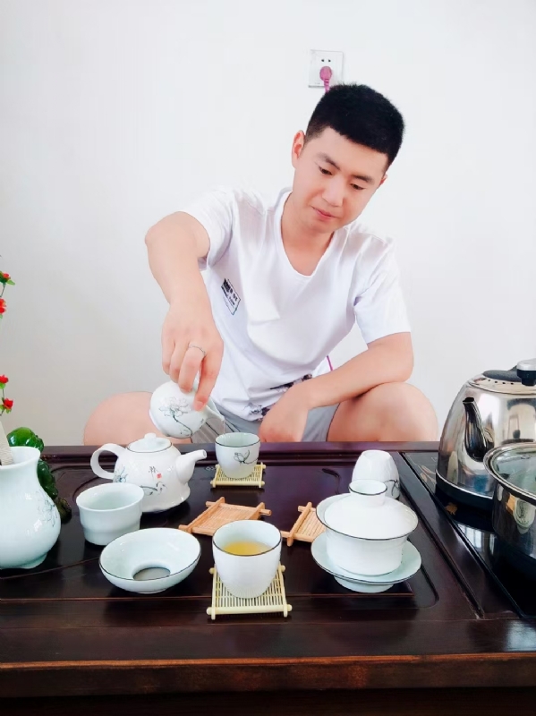 日月的第三张照片--岳阳相亲服务中心