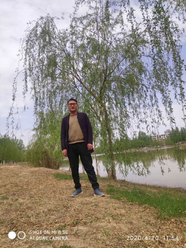 风中的烟头的第一张照片--岳阳相亲服务中心