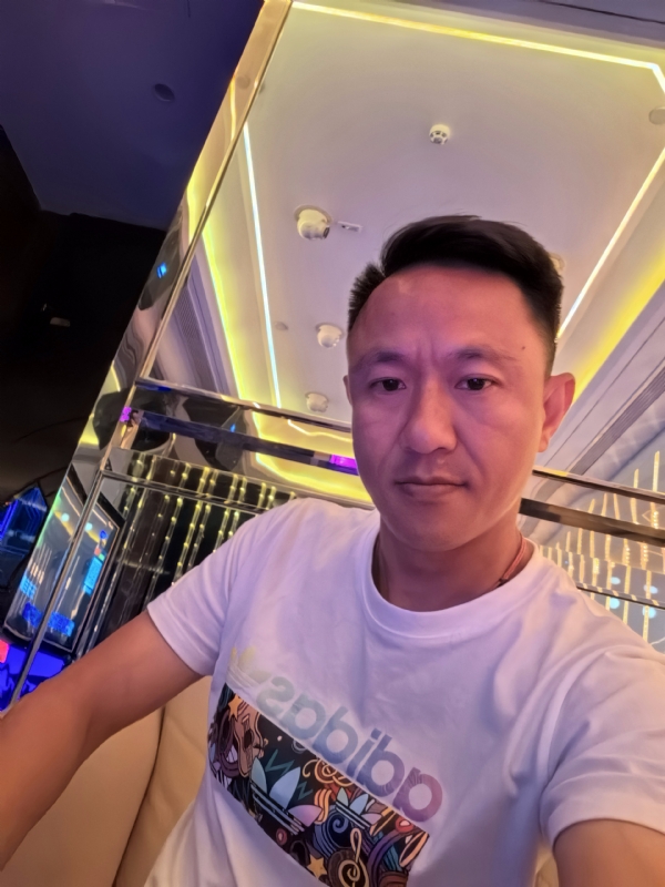 辞岸的第一张照片--岳阳相亲服务中心