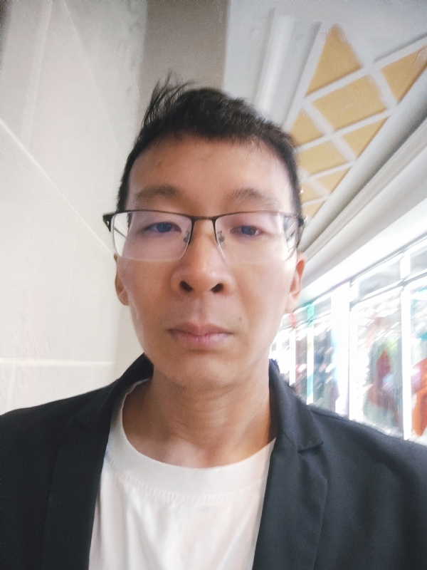 欣欣向荣的第一张照片--岳阳相亲服务中心